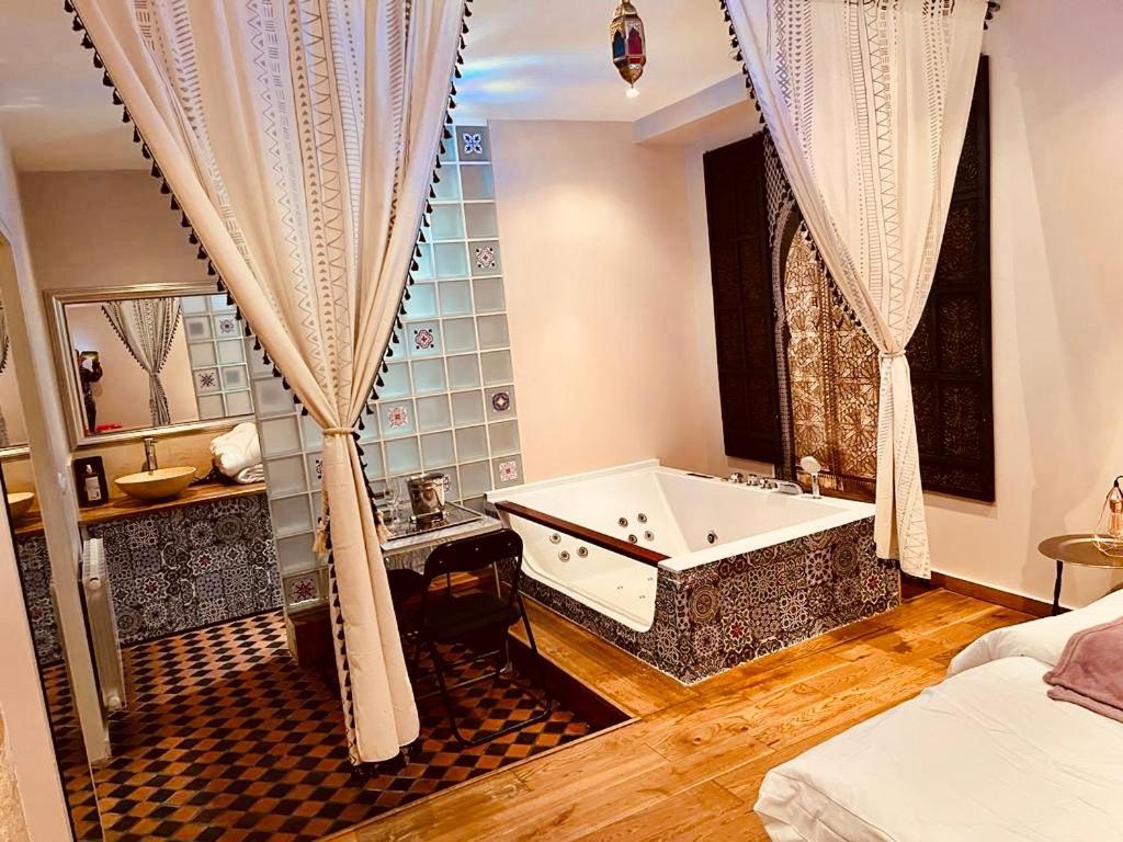 Jacuzzi Love Room Paris Ngoại thất bức ảnh