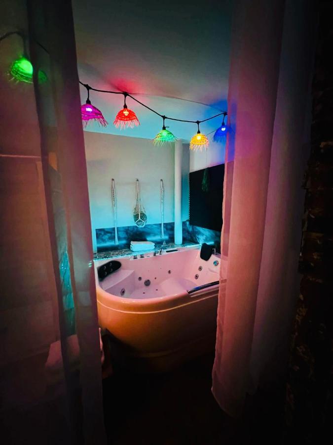 Jacuzzi Love Room Paris Ngoại thất bức ảnh